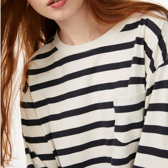 Women's Pocket T-Shirt with Long Sleeves - Picture 4 of 6